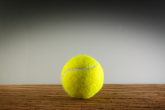 Tennisball wood shadow light