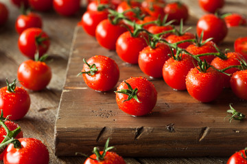 Raw Organic Red Cherry Tomatoes