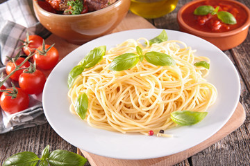 spaghetti and ingredients
