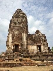 Phra Sri Maha Tat Temple