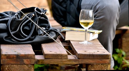 wine,glass,bag,chair,party