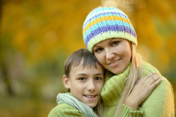 Obraz premium Beautiful mother with her son