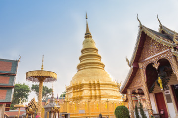 Fototapeta na wymiar Temple Phra That Hariphunchai in Lamphum, Province Chang Mai, Th