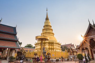 Fototapeta na wymiar Temple Phra That Hariphunchai in Lamphum, Province Chang Mai, Th