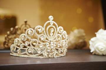 Wedding tiara © mnimage