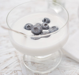 Yogurt with blackberry