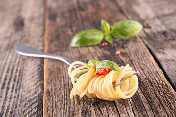 spaghetti and basil