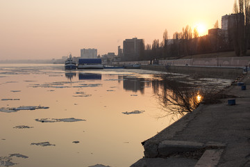 Fototapeta premium Embankment at sunset