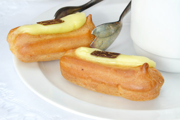 Dessert mit eclair