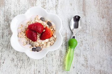 muesli with yogurt and strawberry