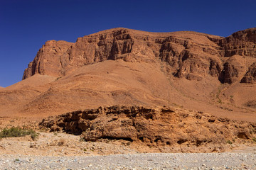 Fototapeta premium rocky mountainous desert in the middle of Morocco