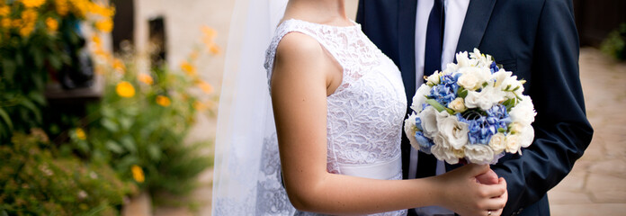 wedding couple and bouquet