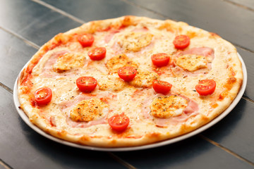 pizza with chicken