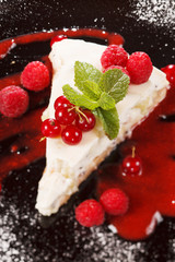 cheesecake with red currant and mint