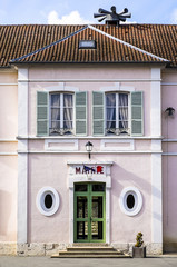 Fronton et sirène de la Mairie de Bennecourt (78)