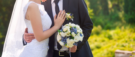 wedding couple and bouquet