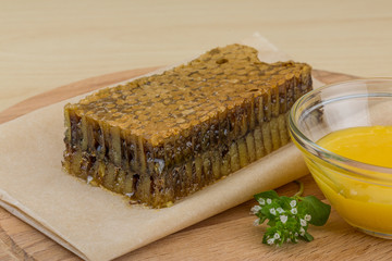 Honey with comb