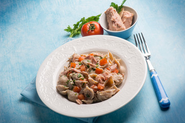 pasta with tuna and fresh tomatoes