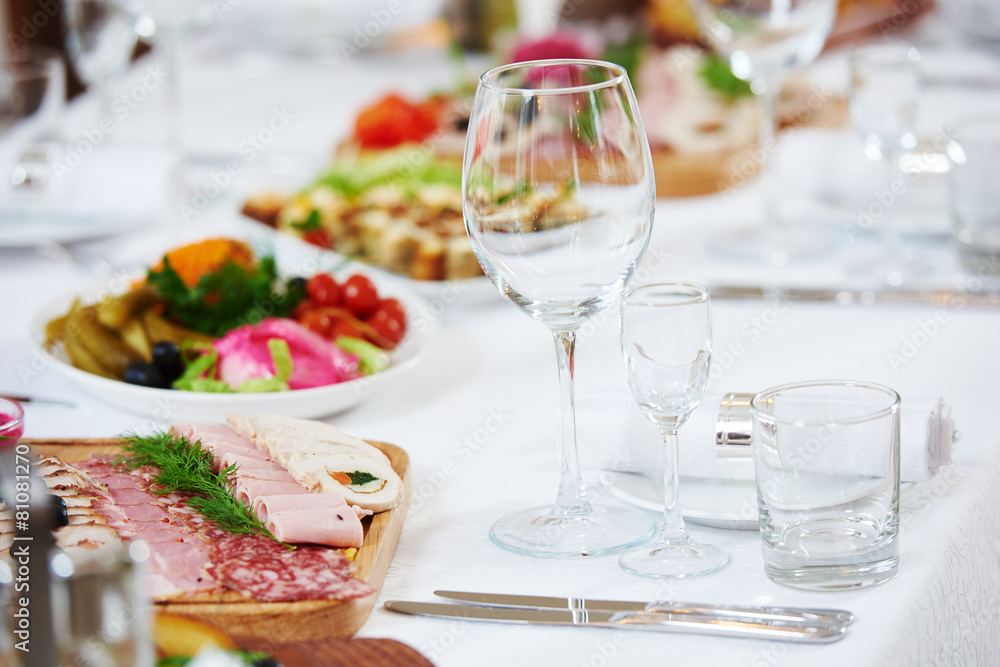 Wall mural restaurant table with food