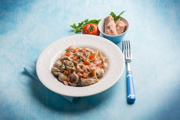 pasta with tuna and fresh tomatoes