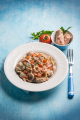 pasta with tuna and fresh tomatoes