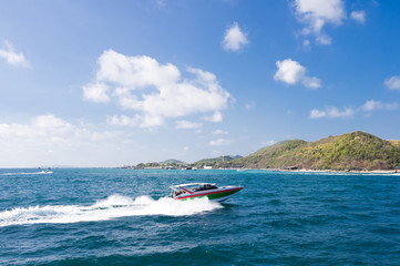 Fototapeta premium Passenger Speed boat to Koh larn Island, Pattaya, Thailand