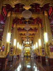 Fototapeta na wymiar Inside main church of Thai temple