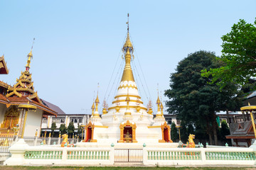 Thai-Burmese fusion art of Maehongson temple