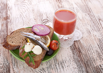 sardines on slice bread
