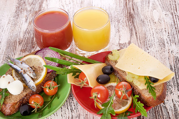 sardines on slice bread