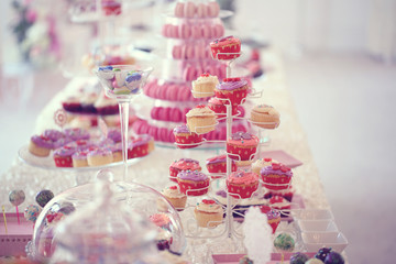 Delicious cupcakes on wedding day
