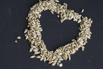 Ay&ccedil;ekirdeği ve Ay&ccedil;i&ccedil;ek Yağı