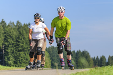 Gruppe auf Inline-Skates