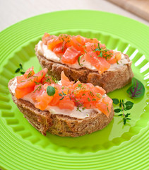 Sandwich with salted salmon and cream cheese.