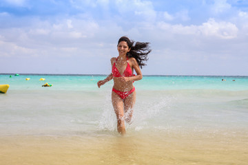 Fototapeta premium Sommer Spaß Frau im Bikini