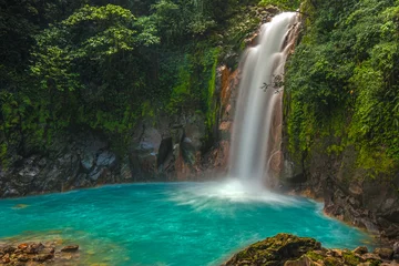 Fototapeten Schöner Wasserfall Rio Celeste © William Berry