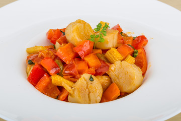 Grilled scallops salad