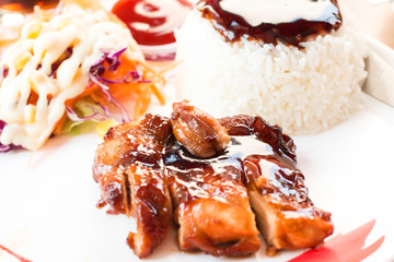 Grilled chicken with vegetables
