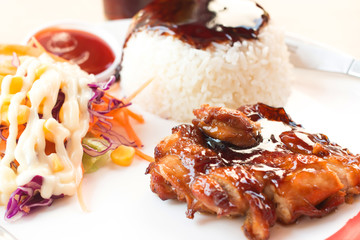 Grilled chicken with vegetables