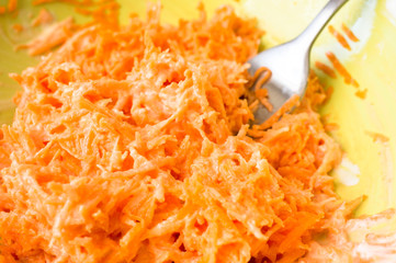 Carrot salad with sour cream