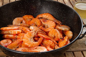 pan with king  prawns