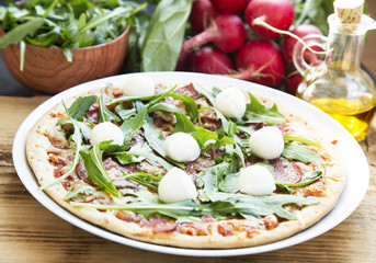 Pizza Salami with Mozarella and Rucola