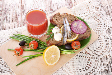 sardines on slice bread