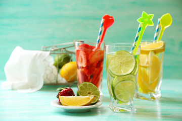 Cocktails with fresh strawberries and lemon lime