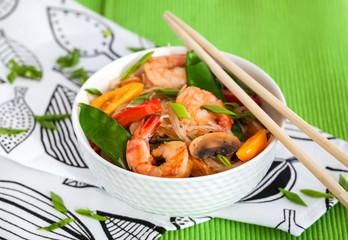 Rice glass noodles with shrimps and vegetables