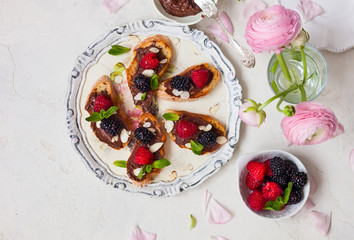 Berry bruschetta