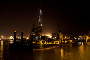 Fototapeta na wymiar Museumshafen bei Nacht