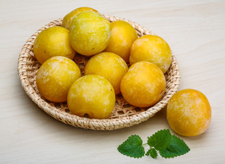 Yellow plums