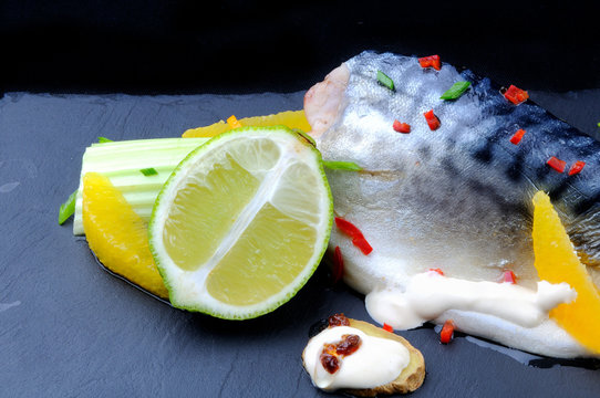 mackrel with lime and sauce
