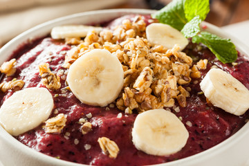 Healthy Organic Berry Smoothie Bowl